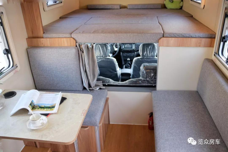 外觀大氣，空間十足的房車