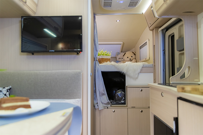 柴油四驅房車,這款還有超大床 柴油四驅房車,這款還有超大床