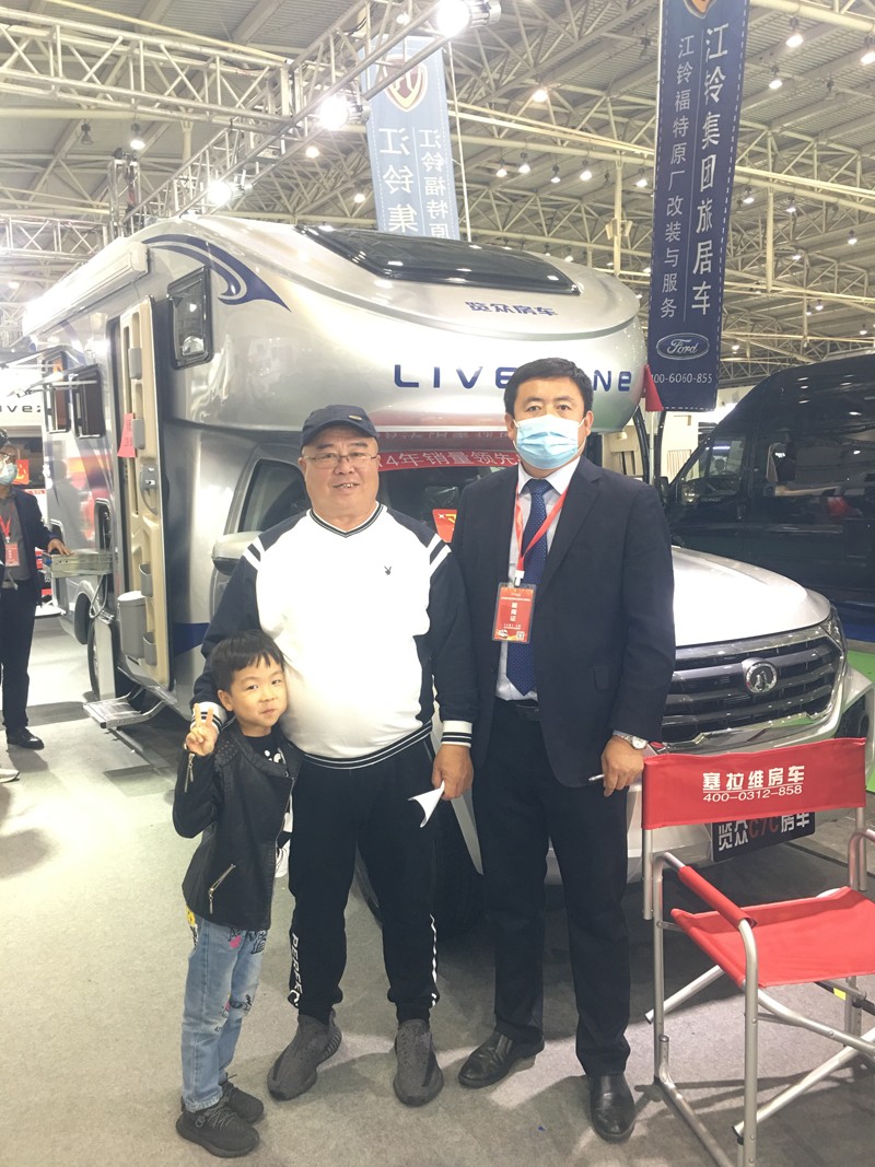 從這選房車的顧客怎么這么多？