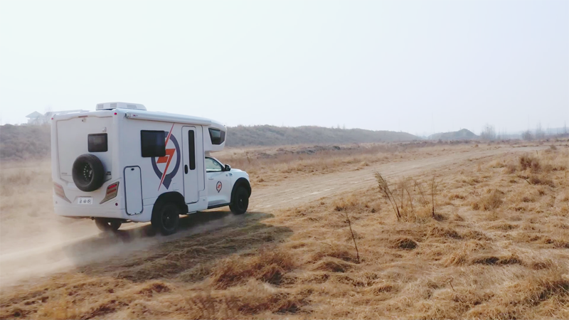 極致動力、四驅(qū)越野，樣樣都強(qiáng)，就是這款房車