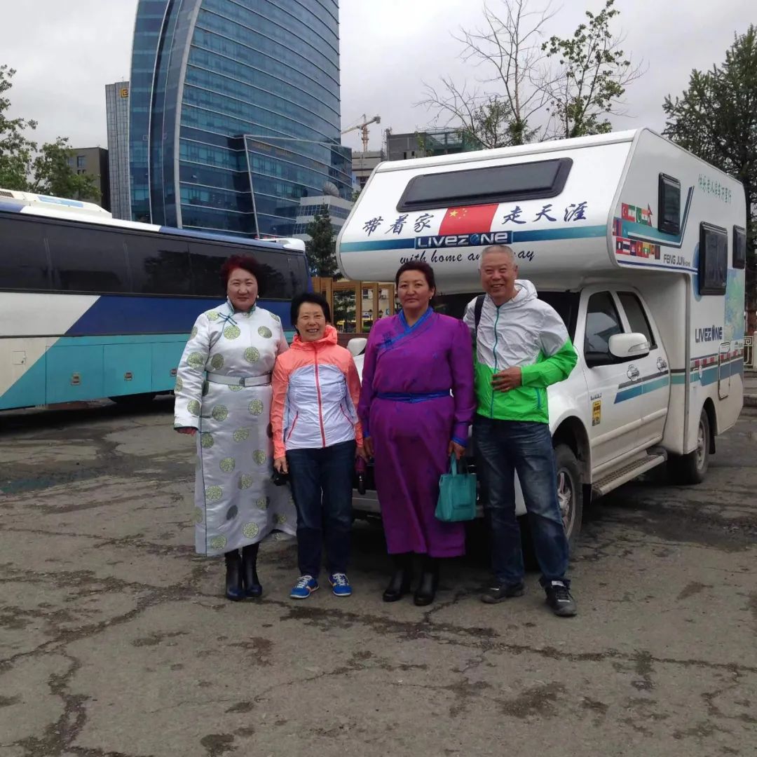 七旬老人開房車帶老伴游世界l中國房車圈最早的“網(wǎng)紅達(dá)人” 七旬老人開房車帶老伴游世界l中國房車圈最早的“網(wǎng)紅達(dá)人”