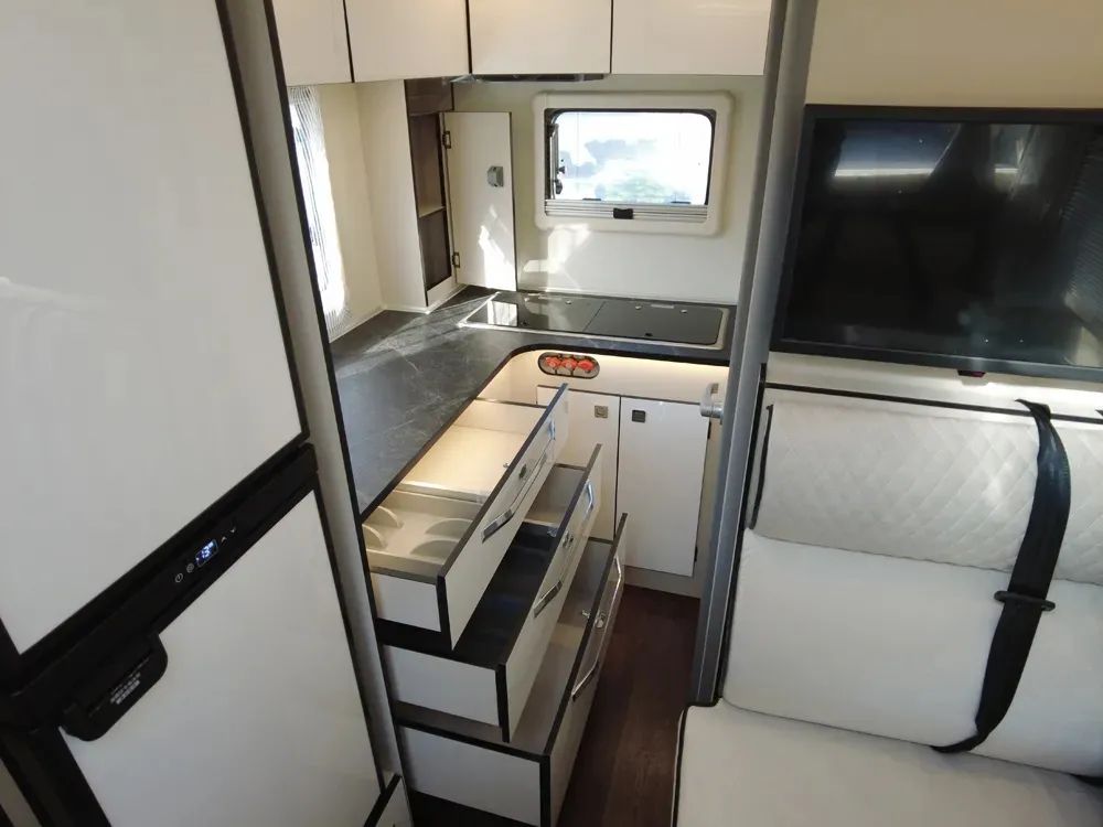 出門旅行行李太多沒地方放？這輛可以完美解決